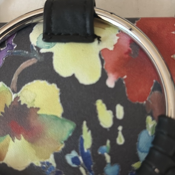 Carlos Santana Floral Crossbody, Black with pink/white, 7x6, sliver loop handle - Picture 10 of 10